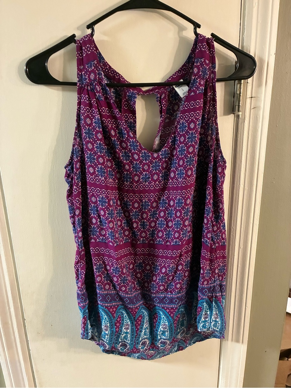 Old Navy Women's Purple And Blue Printed Sleeveless Tank Top Size S Small